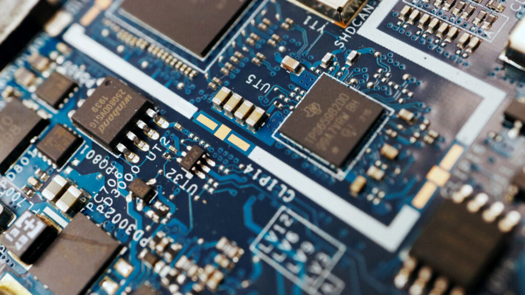 Xiaomi Akan Kembangkan Chip Senilai 50 Miliar Yuan